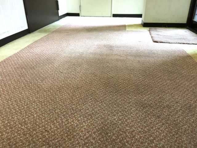 マンションフロイント麻布　玄関前