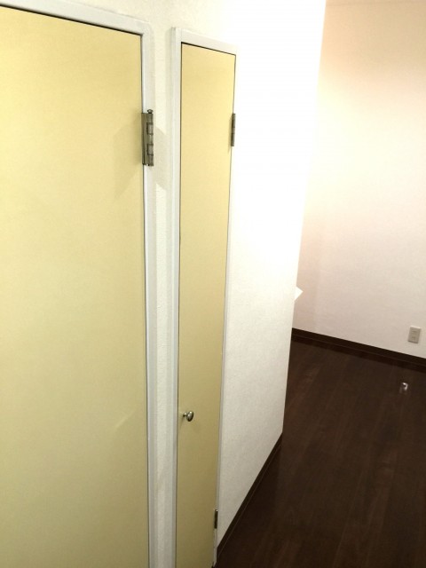 マンションフロイント麻布　廊下収納