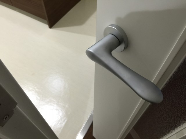 マンションフロイント麻布　リビングダイニングへ