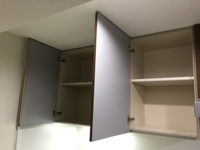 マンションフロイント麻布　キッチン収納
