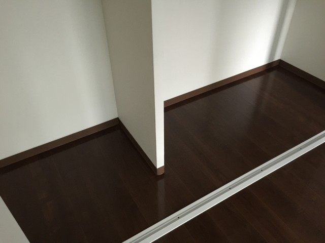 マンションフロイント麻布　洋室約6帖収納