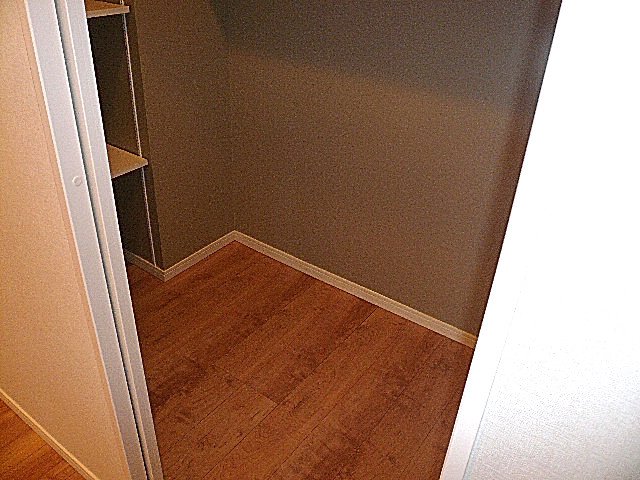 チュリス氷川坂　LDKにあるマルチ収納312