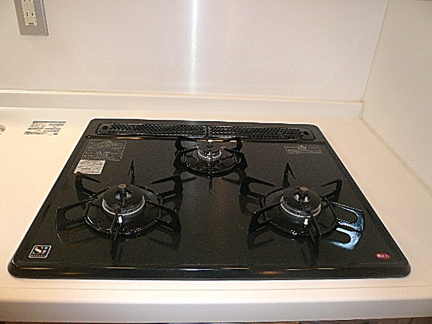 チュリス氷川坂　キッチン　3口コンロ312