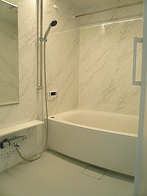 ゆとりあるバスルーム