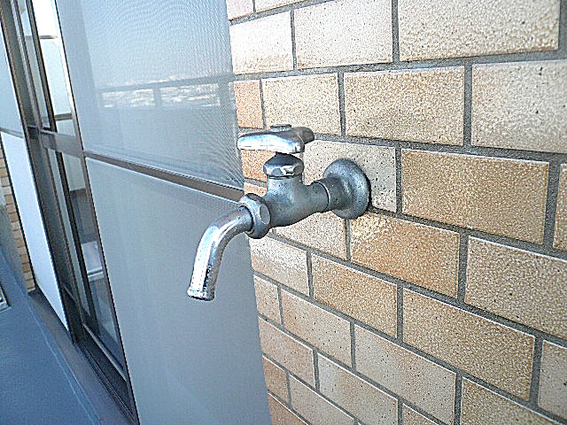 バルコニー　蛇口