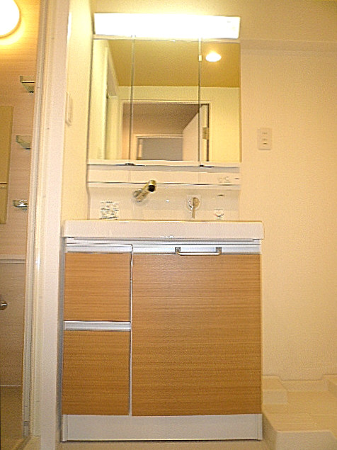 原宿ニュースカイハイツ　洗面化粧台です。