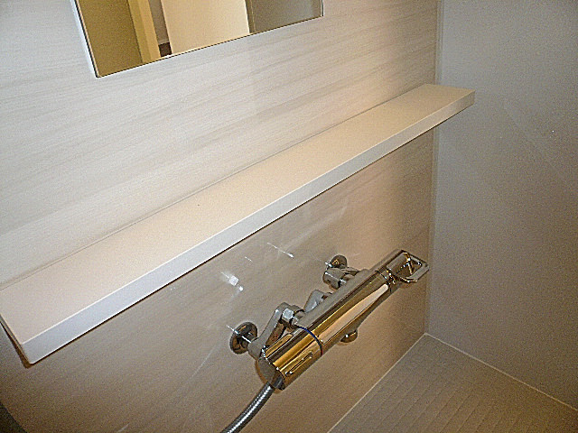 原宿ニュースカイハイツ　カウンター部分