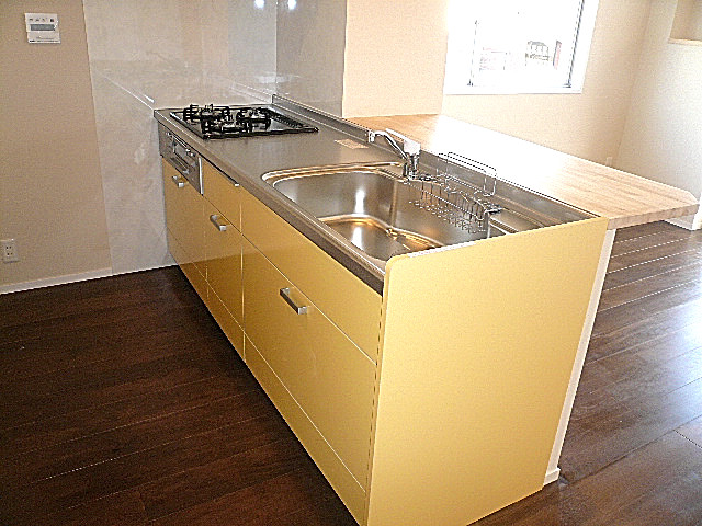 原宿ニュースカイハイツ　カウンター付システムキッチン