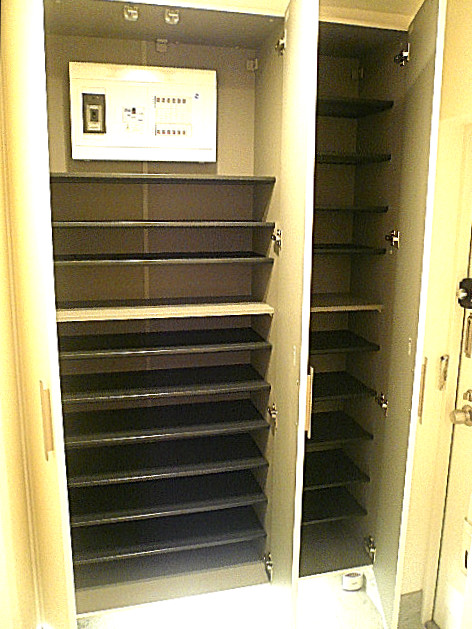 グリーンキャピタル広尾　充実した玄関収納