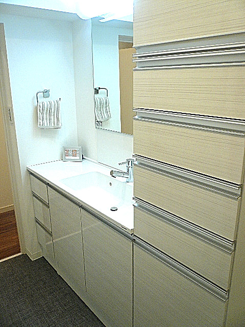 グリーンキャピタル広尾　洗面化粧台