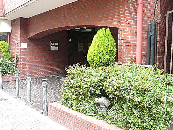 グリーンキャピタル広尾　エントランス前