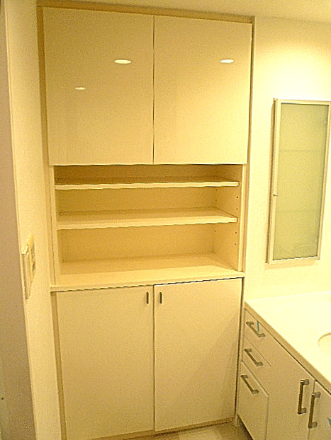 サニタリールーム　収納棚