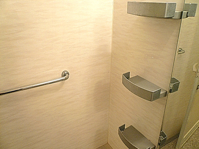 浴室　3つのトレイ