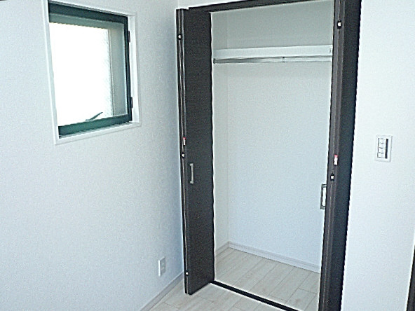 洋室5.3帖　クローゼット