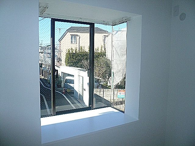 洋室5.3帖　出窓