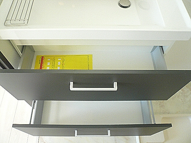 洗面化粧台　収納