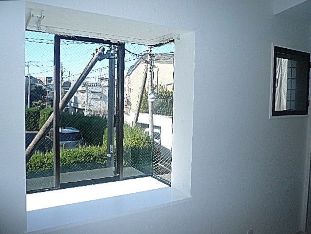 ダイニングキッチン　出窓