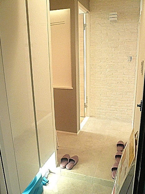 モダンな雰囲気の玄関です。