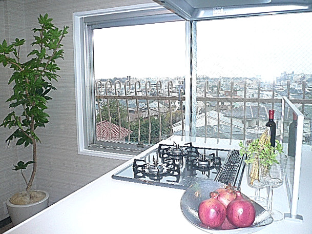 ワイドで広々システムキッチン