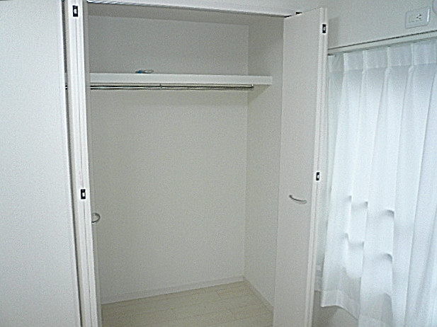 シャンボール柿の木坂　クローゼット。