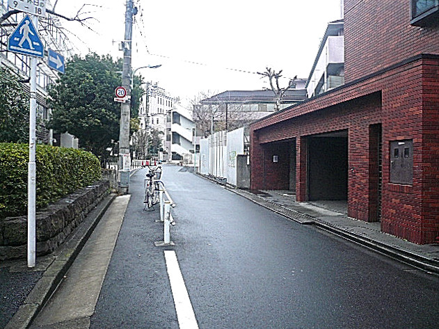 マンションフロイント麻布　マンションまでの道のり