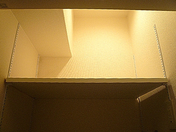 マンションフロイント麻布 洗濯機置き場　棚