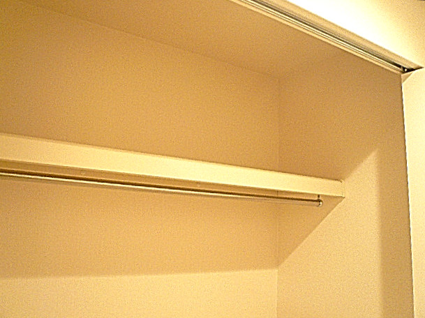 マンションフロイント麻布　廊下にあるクローゼットです。