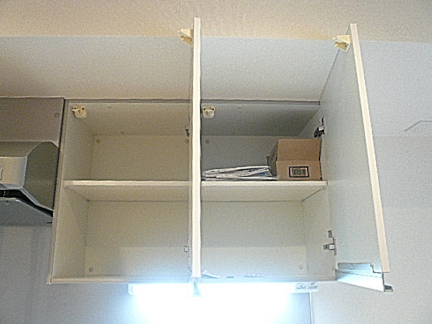 マンションフロイント麻布　システムキッチン　収納です。
