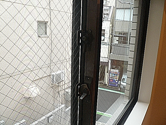 マンションフロイント麻布　2つのロックで安心です。