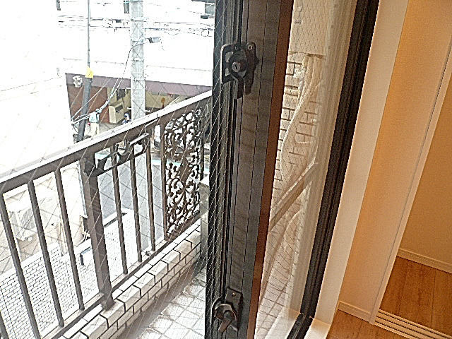 マンションフロイント麻布　2つのロックで安心です。