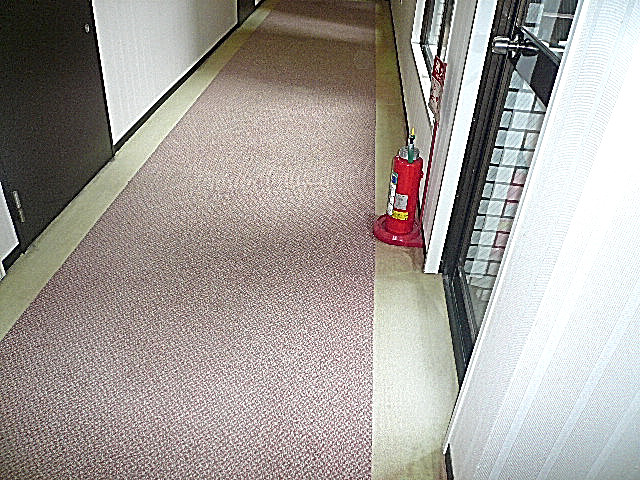 マンションフロイント麻布　内廊下です。