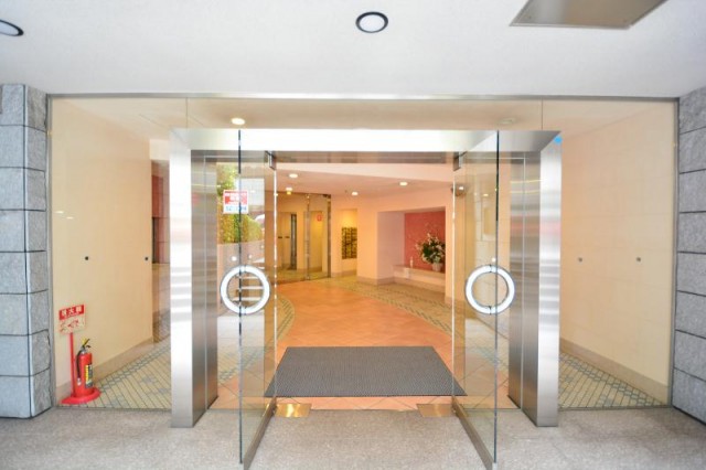 ビラハイツ北の丸　エントランス