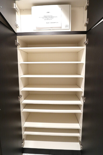 ミリオングランデ元赤坂ヒルズ (6)玄関