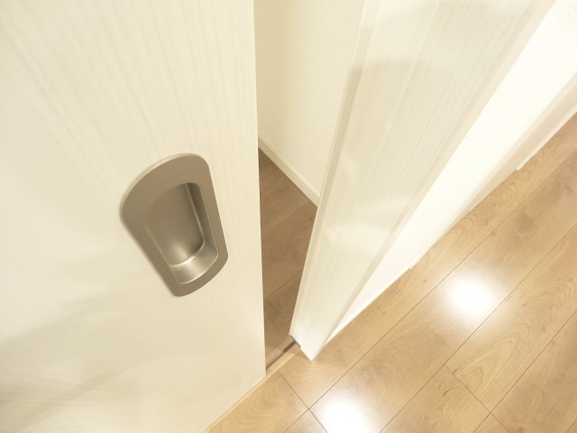 第1恵比寿マンション　洋室の扉