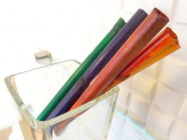 第1恵比寿マンション　リビングのガラス棚