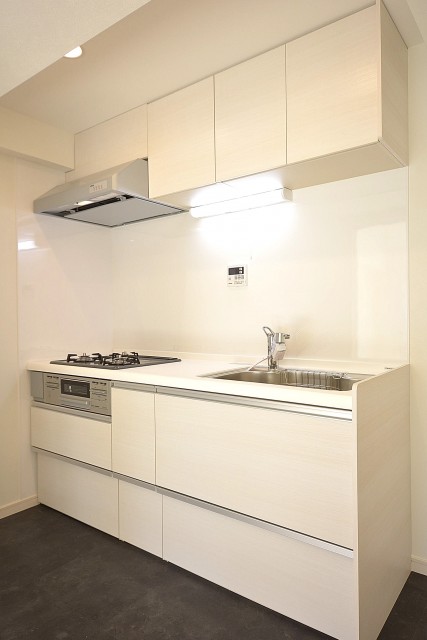 メイゾン西麻布　システムキッチン