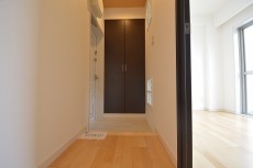 マンション白金苑　玄関