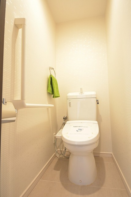 ミサワホームズ東大井　ウォシュレット付きトイレ