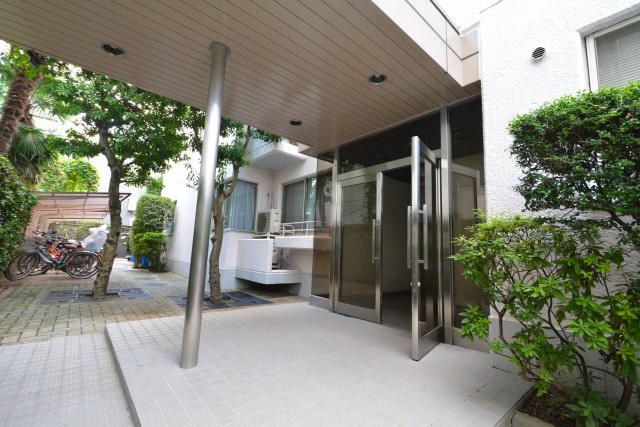 パークハイム上馬　エントランス402