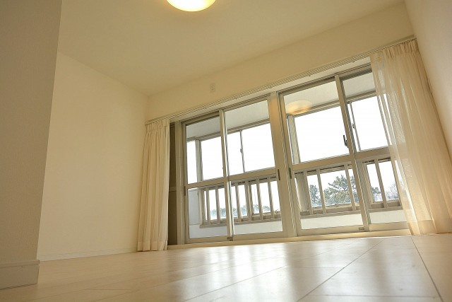 第三宮庭マンション　洋室6帖