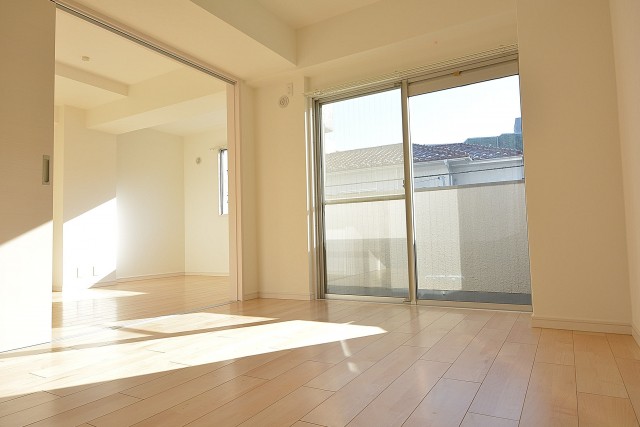 メイゾン西麻布　リビングダイニング+洋室