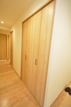 パークハイム上馬　廊下収納402