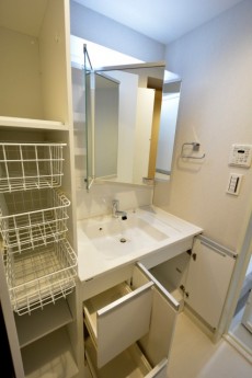 パークハイム上馬　洗面台収納402