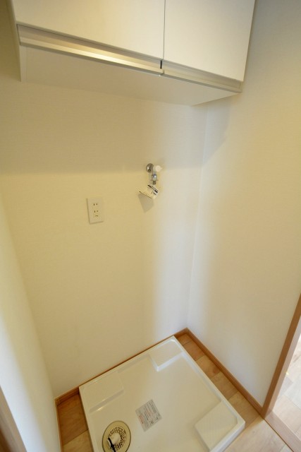 パークハイム上馬　洗濯機置場　段差402