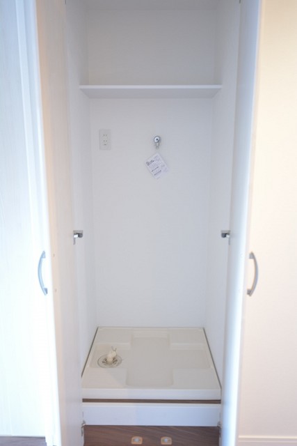 タウンシップ尾山台　リビング内に洗濯機置場