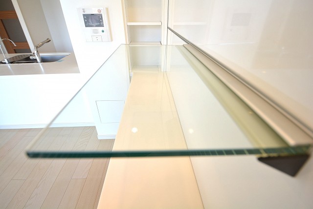 大崎南パークハウス　ガラスの飾り棚