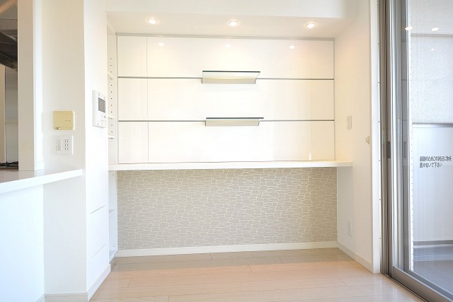 大崎南パークハウス　ガラスの飾り棚