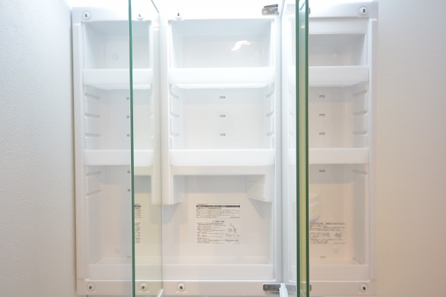 タウンシップ尾山台　3面鏡の裏は一面収納