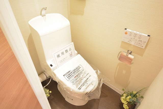 光建ハイムブリリアンス日本橋浜町四番館　ウォシュレット付きトイレ
