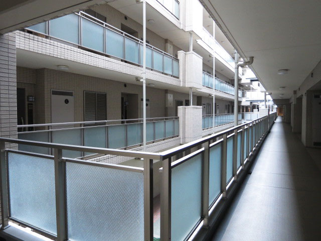 小石川ザ・レジデンス　外部廊下